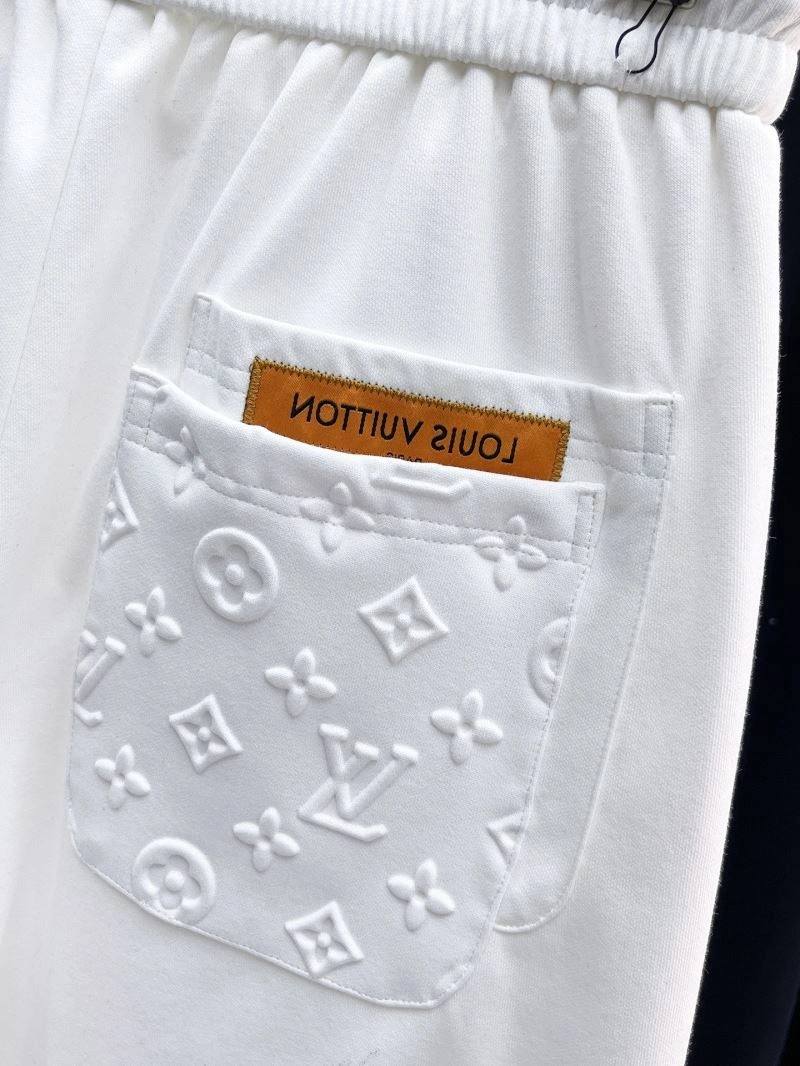 Vibrant Louis Vuitton Short Pants 137378