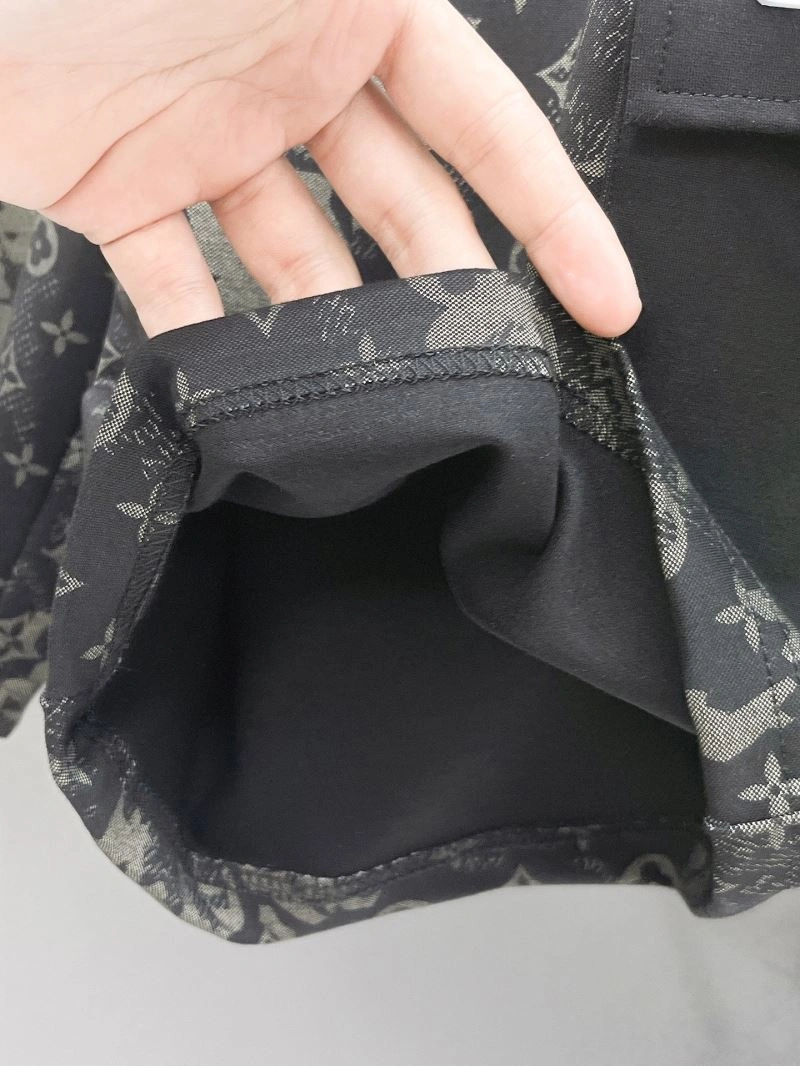 Effortless Louis Vuitton Short Pants 137373