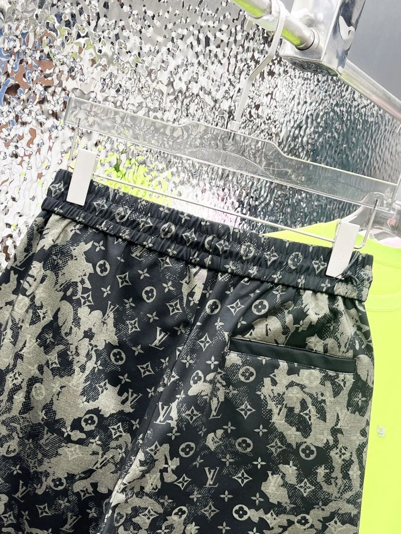 Effortless Louis Vuitton Short Pants 137373