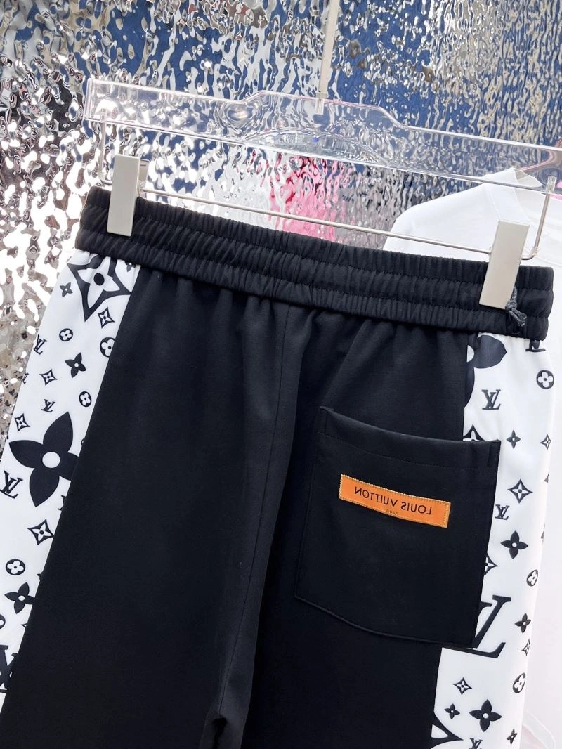 Timeless Louis Vuitton Short Pants 137372