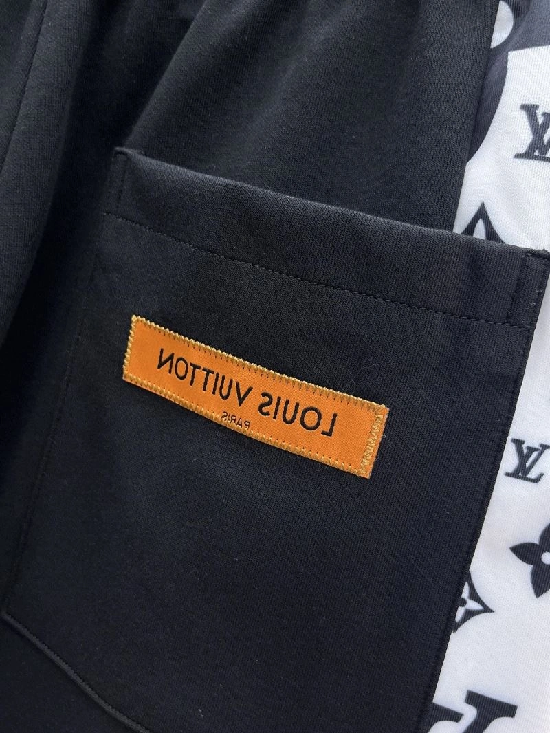 Timeless Louis Vuitton Short Pants 137372