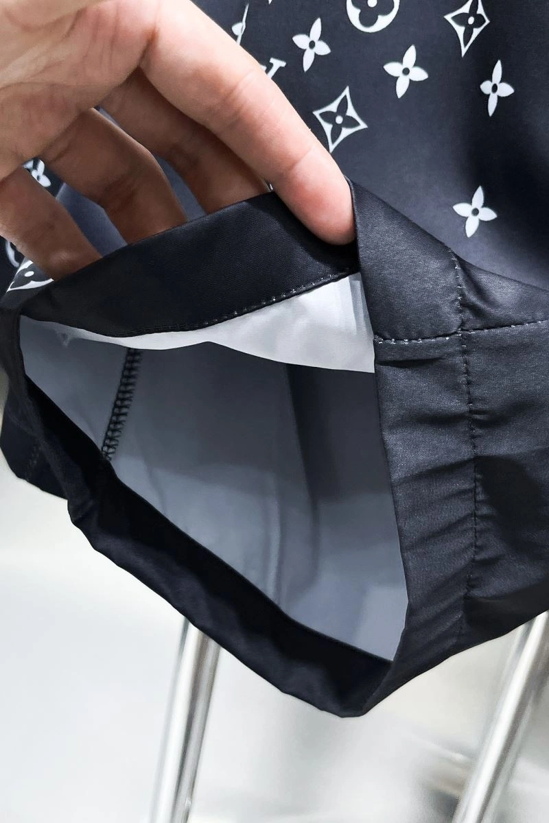 Lightweight Louis Vuitton Short Pants 137377