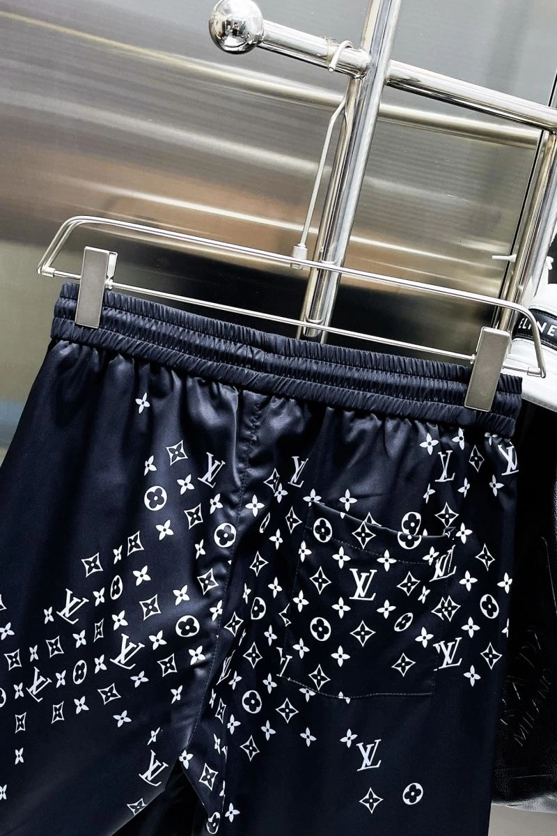 Lightweight Louis Vuitton Short Pants 137377