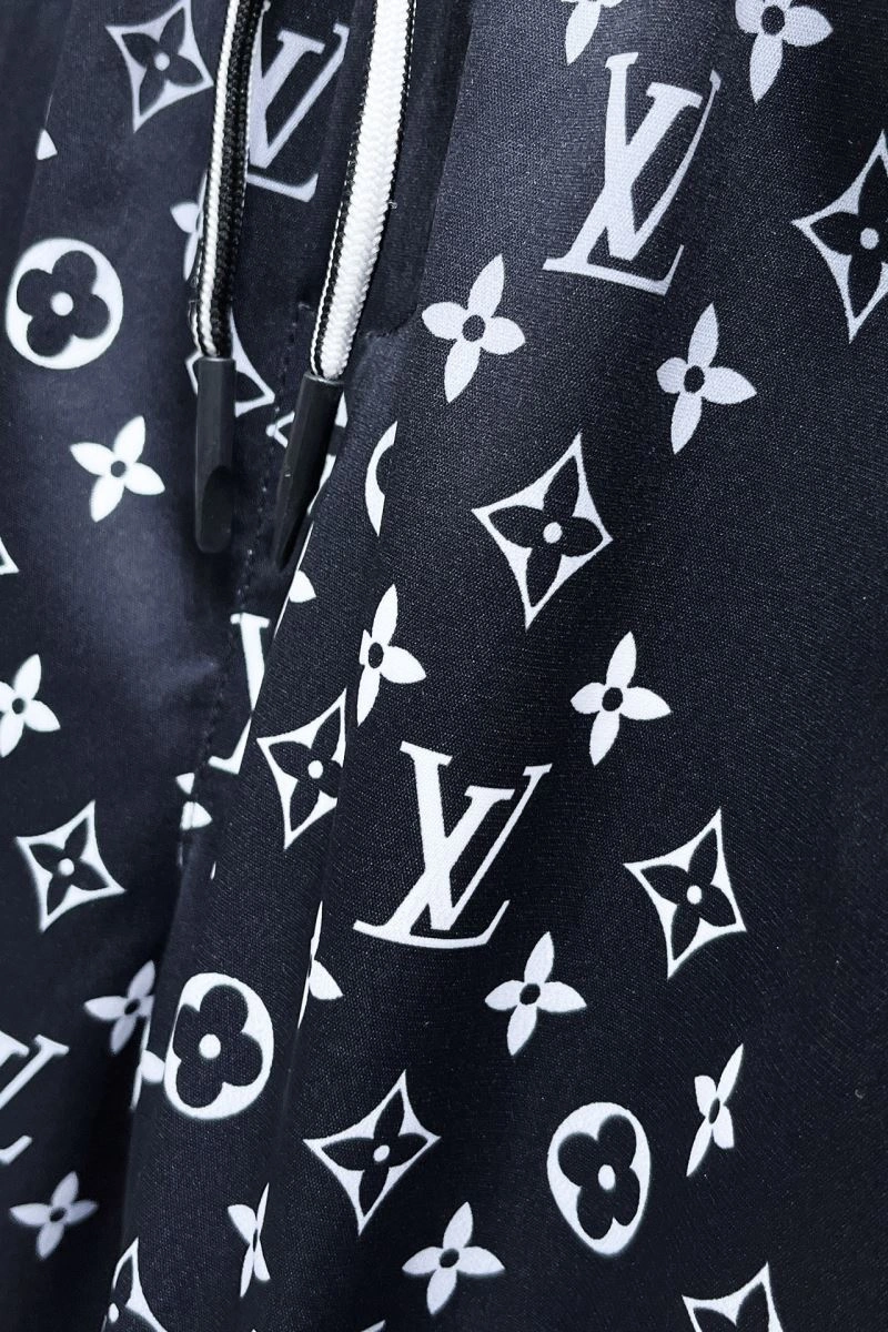 Lightweight Louis Vuitton Short Pants 137377
