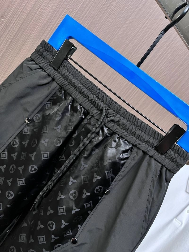 Bold Louis Vuitton Short Pants 137356