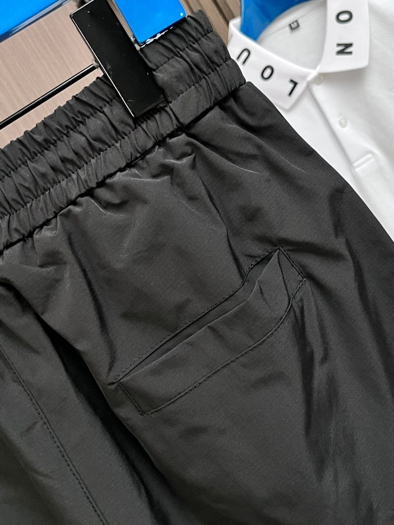 Bold Louis Vuitton Short Pants 137356