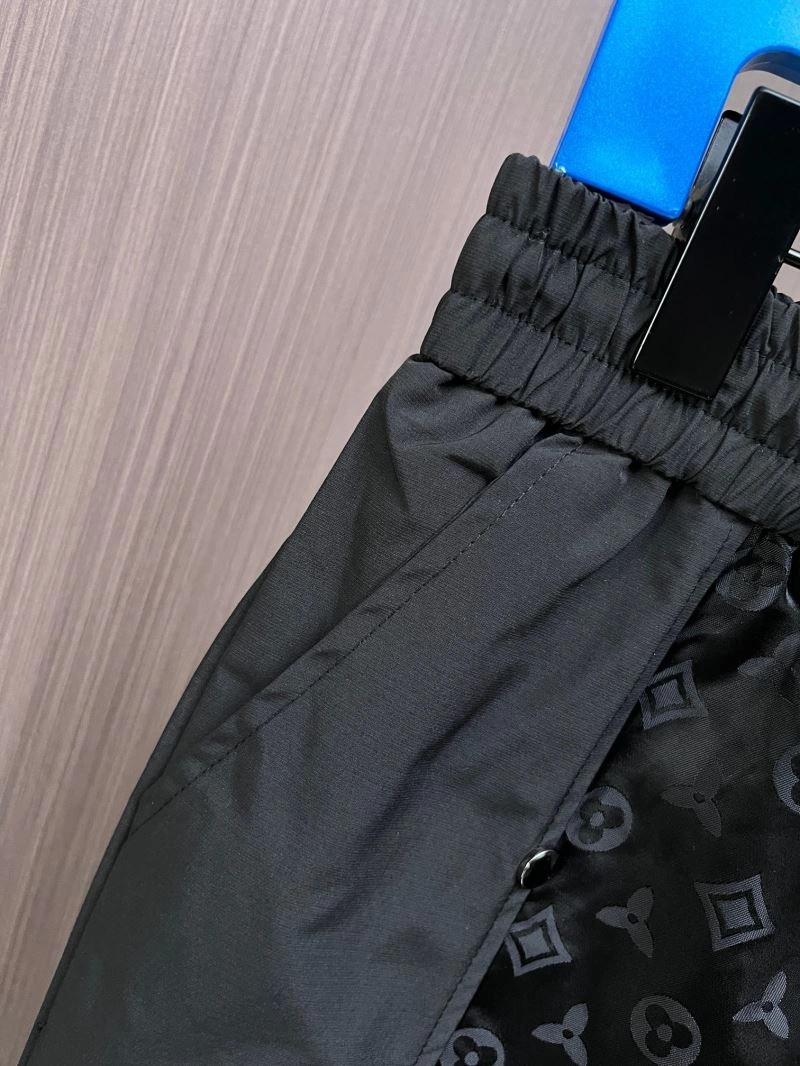 Bold Louis Vuitton Short Pants 137356