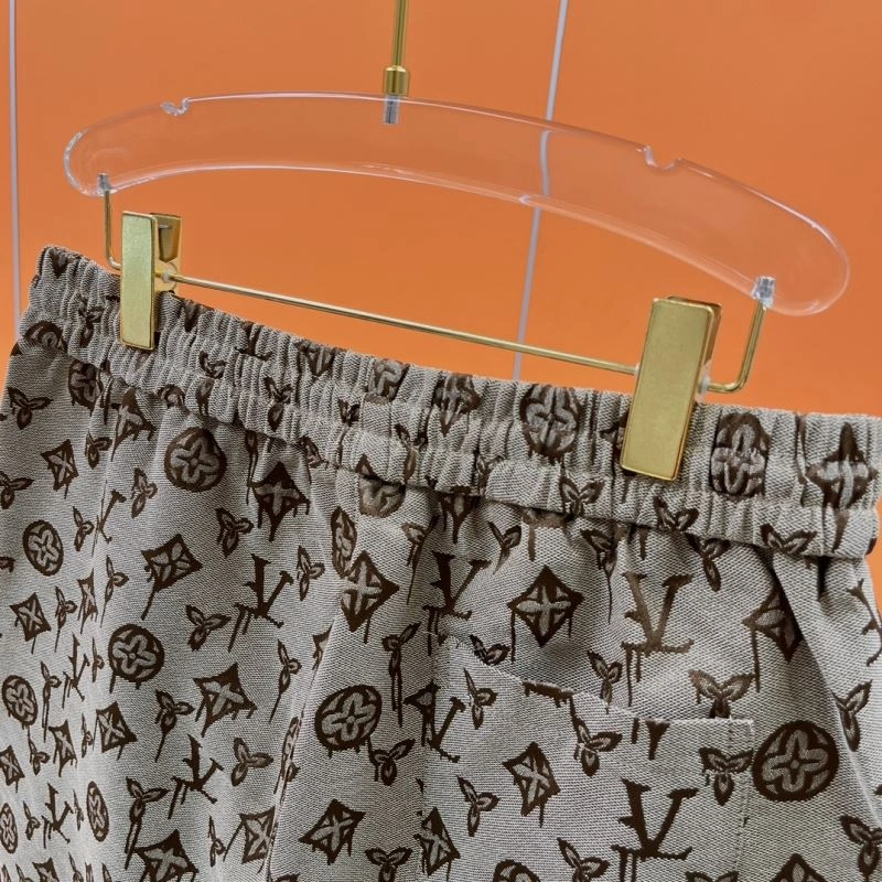Louis Vuitton Short Pants Casual 137350