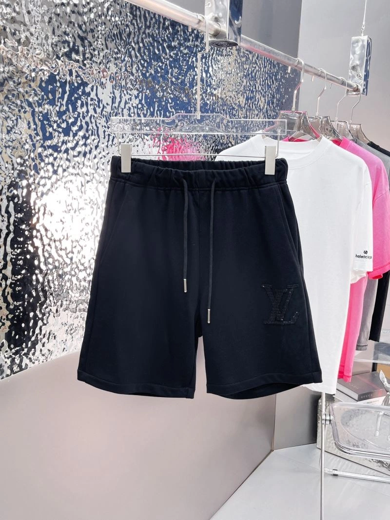 Effortless Louis Vuitton Short Pants 136454
