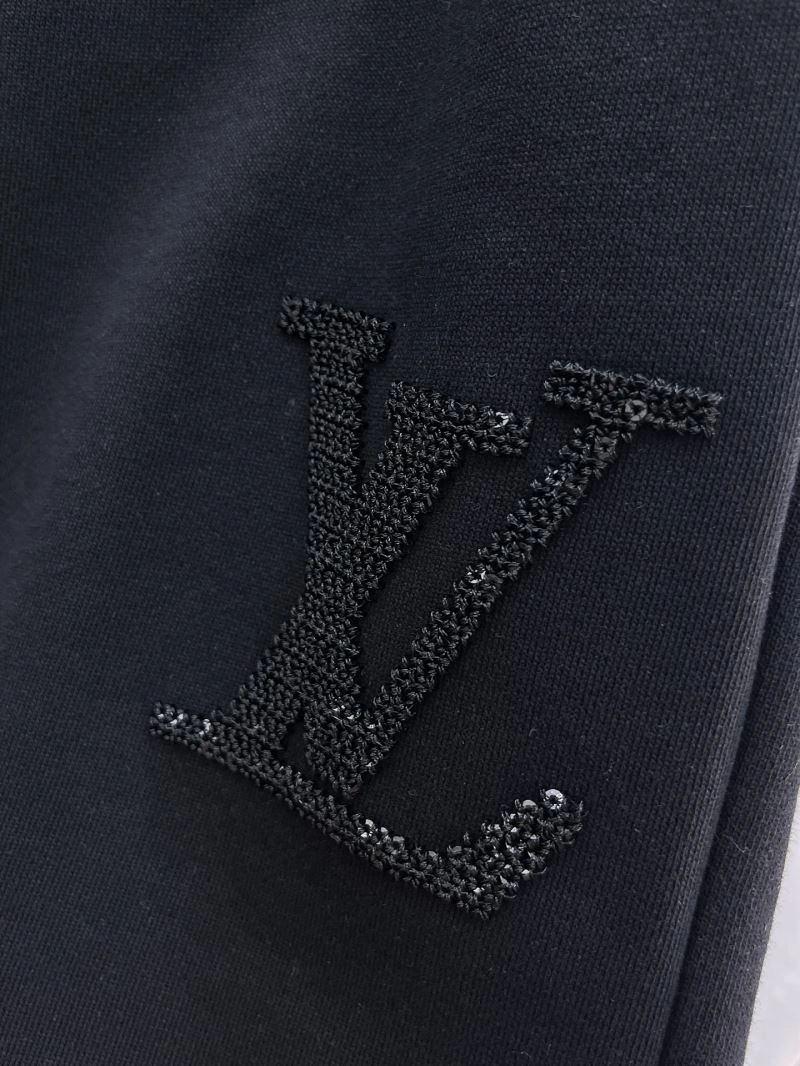 Effortless Louis Vuitton Short Pants 136454