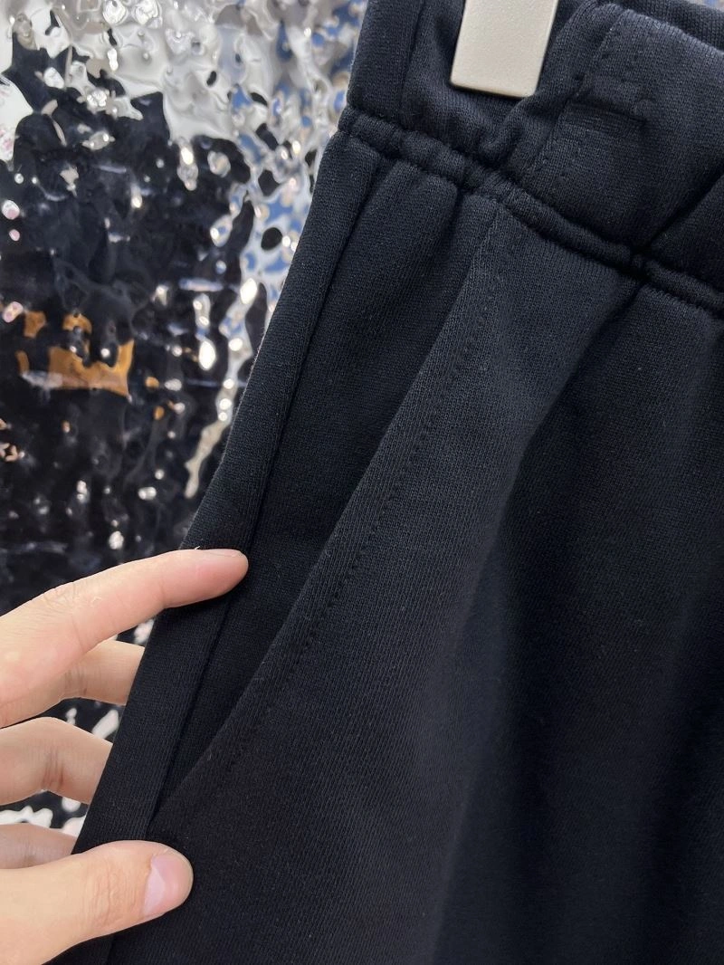 Effortless Louis Vuitton Short Pants 136454