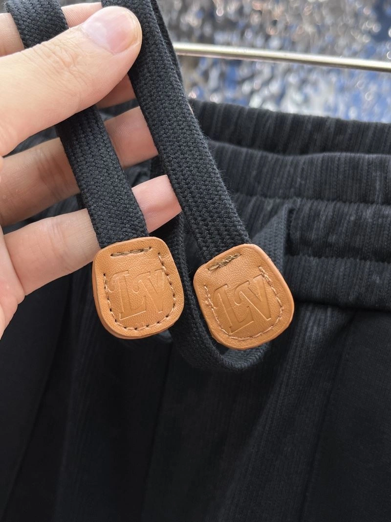 Louis Vuitton Short Pants WeatherProof 136451
