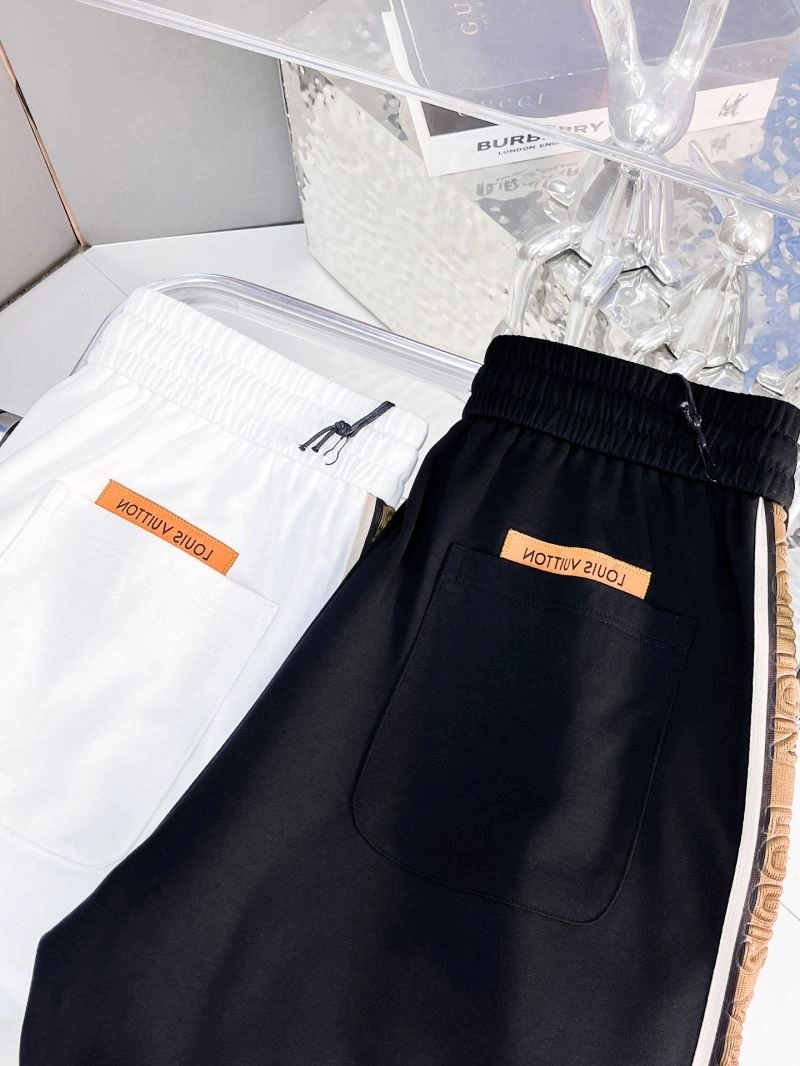 Minimalist Louis Vuitton Short Pants 136445