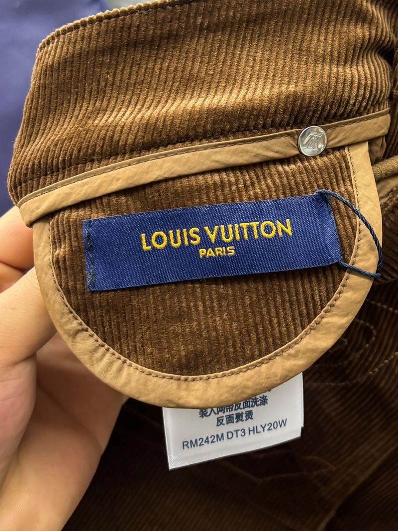 Louis Vuitton Short Pants WeatherProof 136448