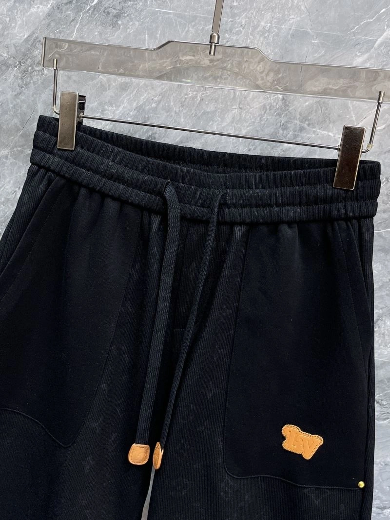 Vibrant Louis Vuitton Short Pants 136430