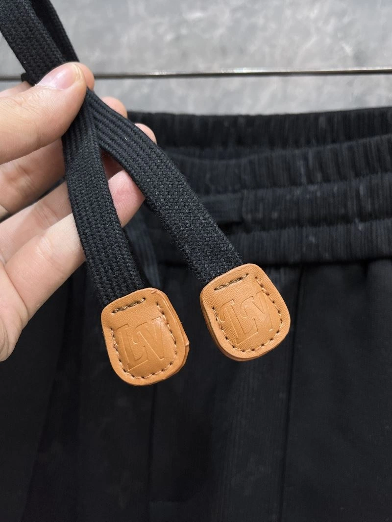 Vibrant Louis Vuitton Short Pants 136430