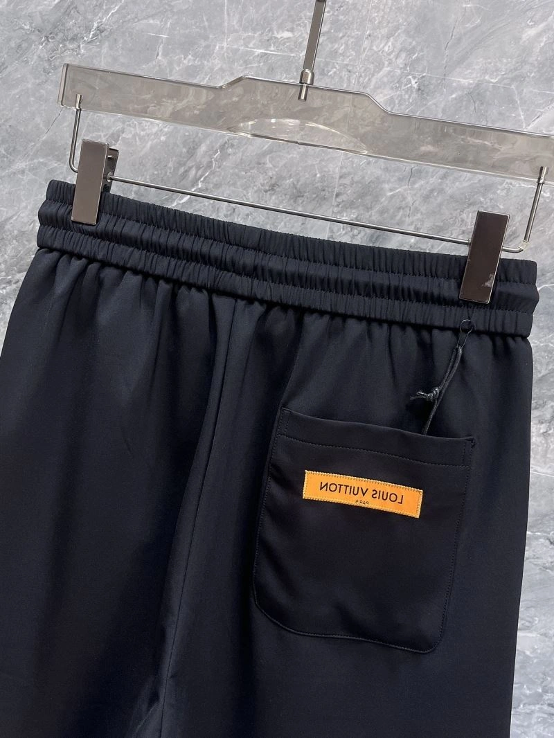 Stylish Louis Vuitton Short Pants 136437