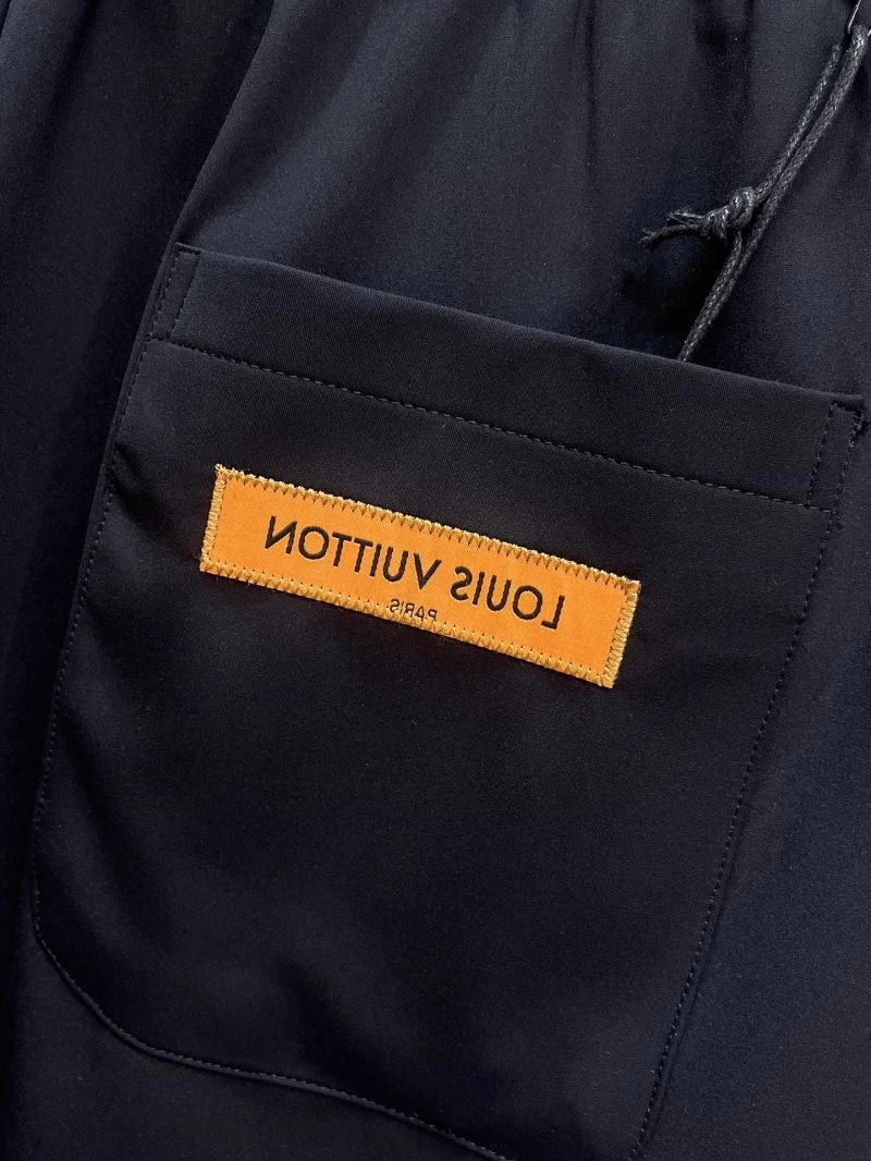 Stylish Louis Vuitton Short Pants 136437