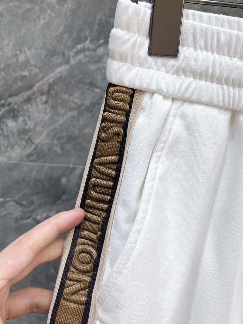 Sporty Louis Vuitton Short Pants 136418