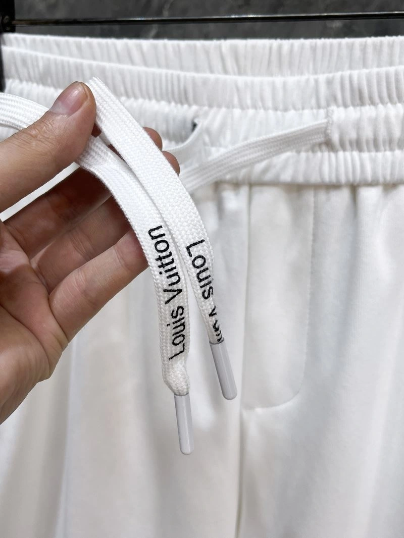 Sporty Louis Vuitton Short Pants 136418