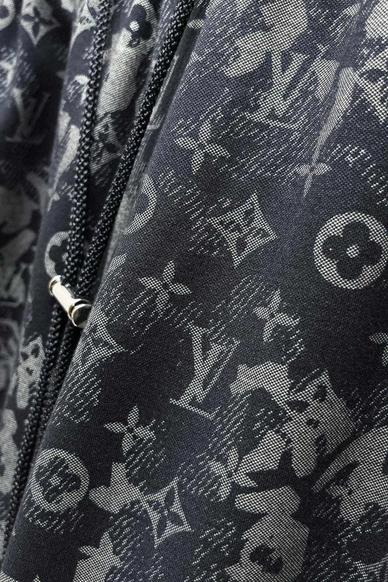 Sporty Louis Vuitton Short Pants 136441