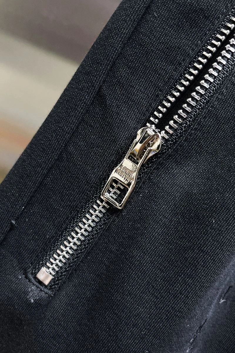 TimelessDesign Louis Vuitton Short Pants 136443