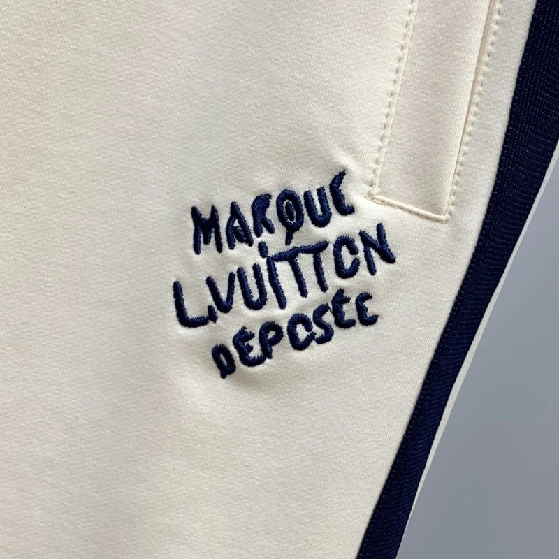 Stretchable Louis Vuitton Short Pants 136411