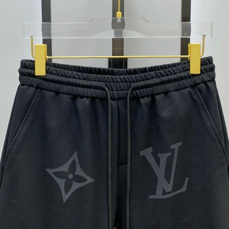 Sustainable Louis Vuitton Short Pants 136409