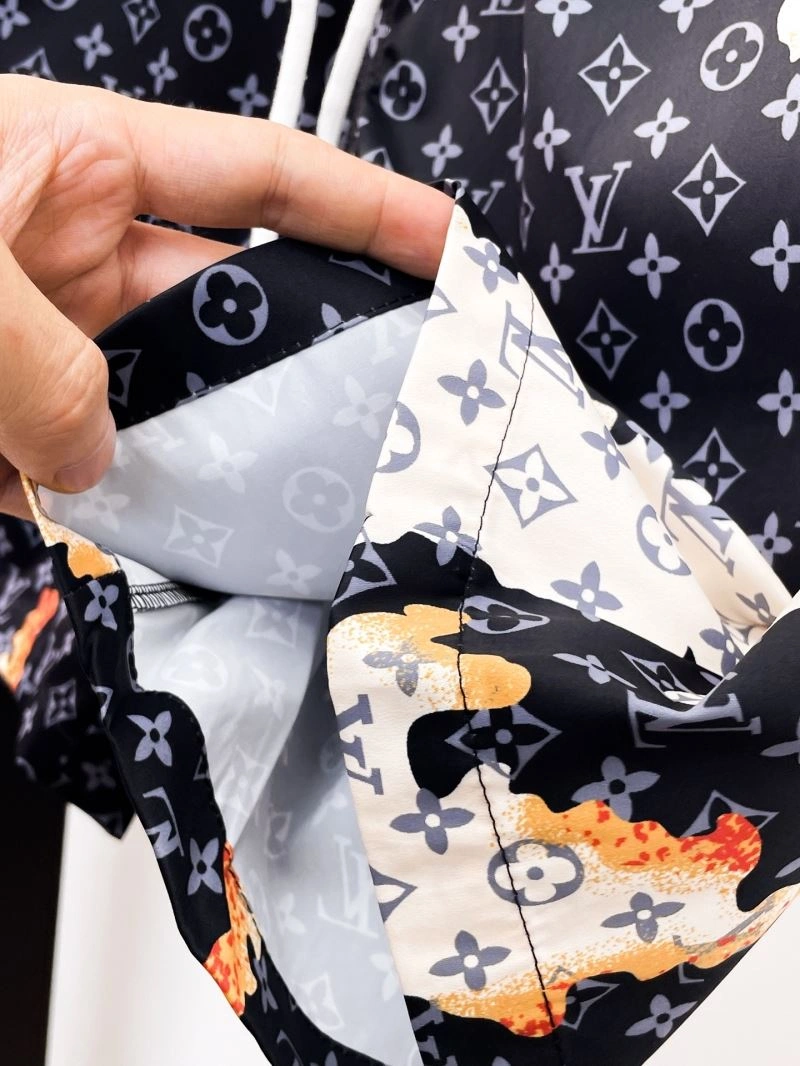 Trendsetting Louis Vuitton Short Pants 136382