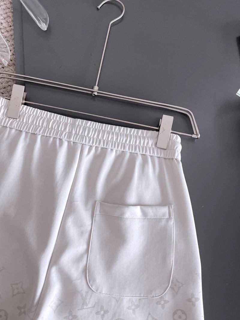 Louis Vuitton Short Pants Upgraded 136403