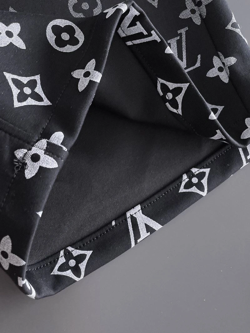 Compact Louis Vuitton Short Pants 136385