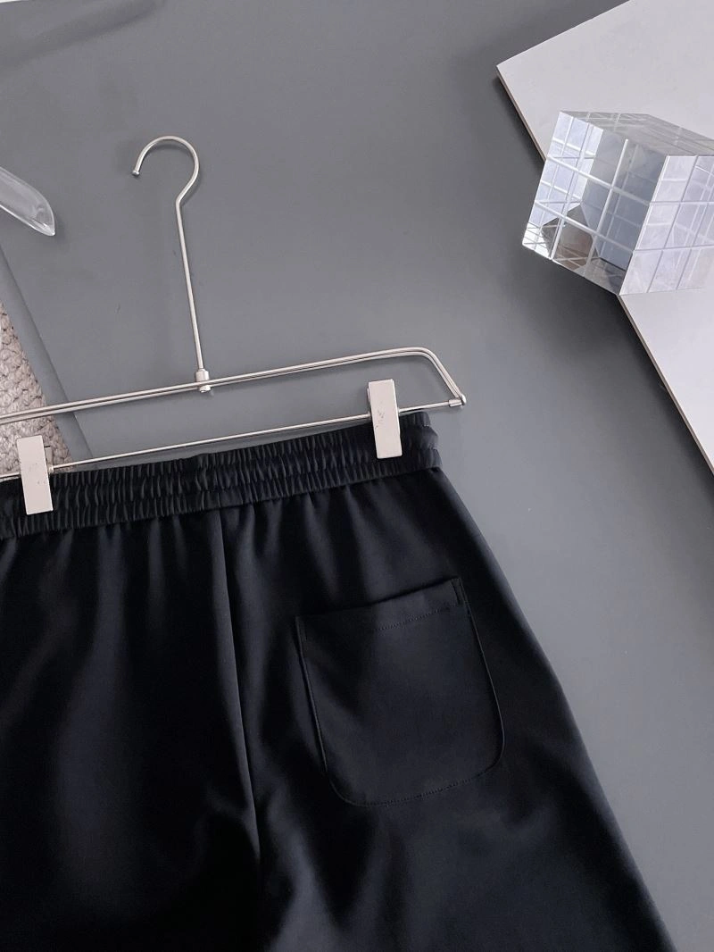 Supportive Louis Vuitton Short Pants 136392