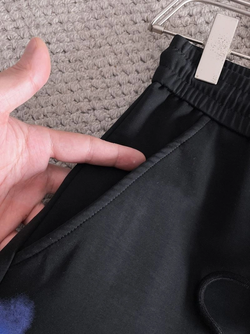 Supportive Louis Vuitton Short Pants 136392