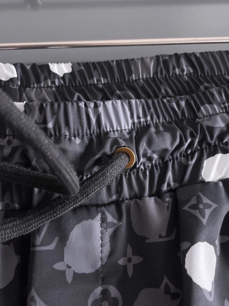 Thermal Louis Vuitton Short Pants 136390