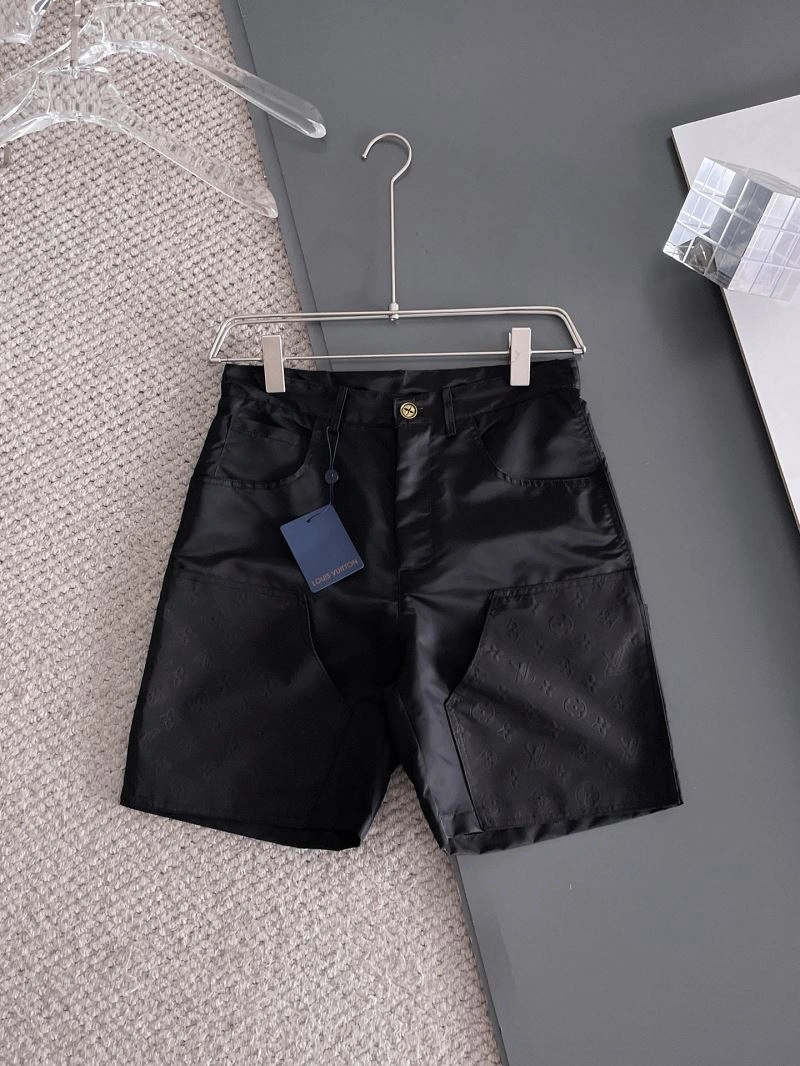 Effortless Louis Vuitton Short Pants 136387