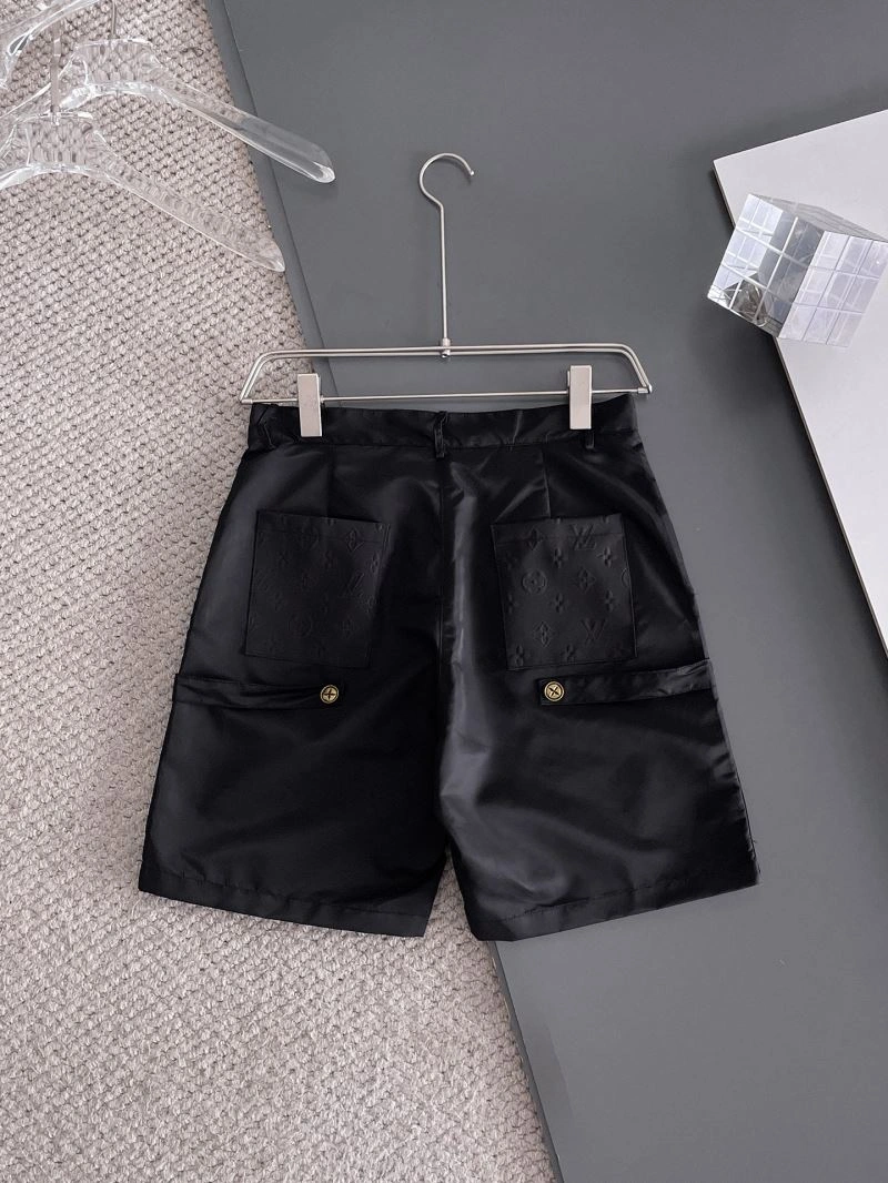 Effortless Louis Vuitton Short Pants 136387
