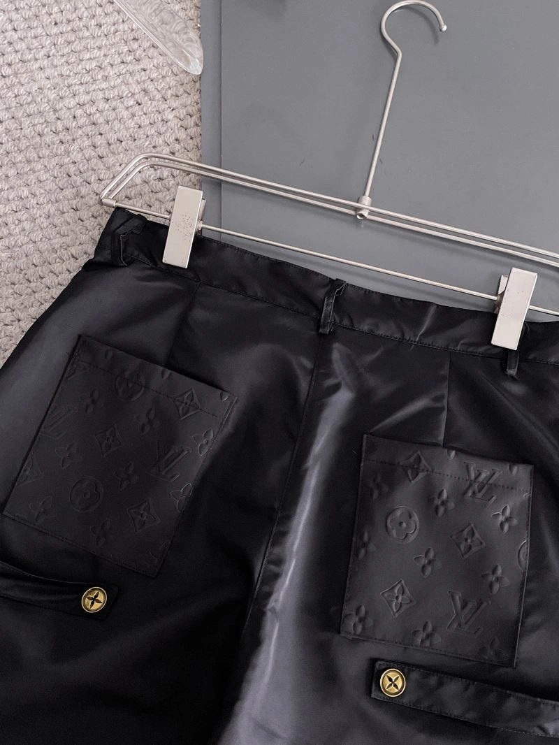 Effortless Louis Vuitton Short Pants 136387
