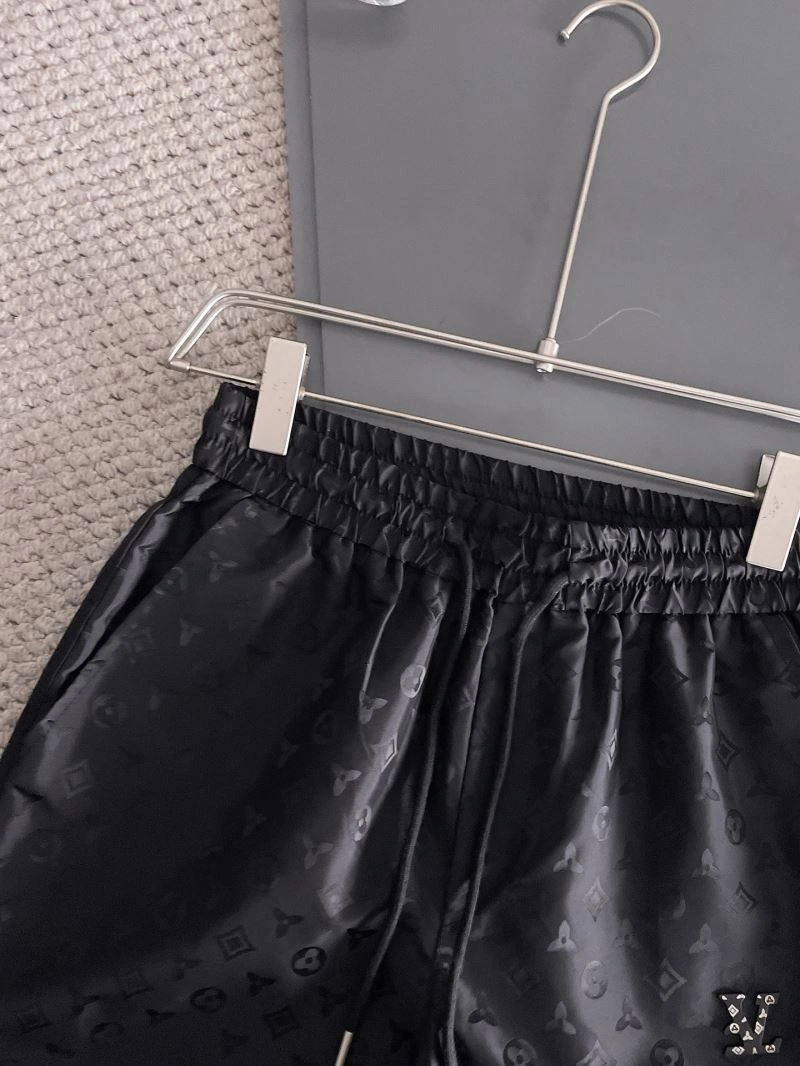 Louis Vuitton Short Pants Sophisticated 136397