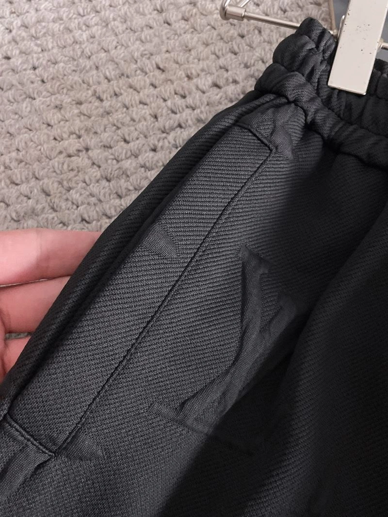 Louis Vuitton Short Pants OdorResistant 136378