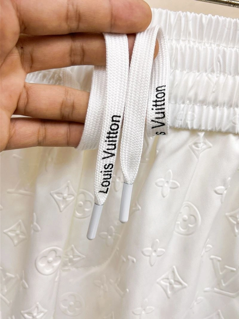 Louis Vuitton Short Pants Soft 136374