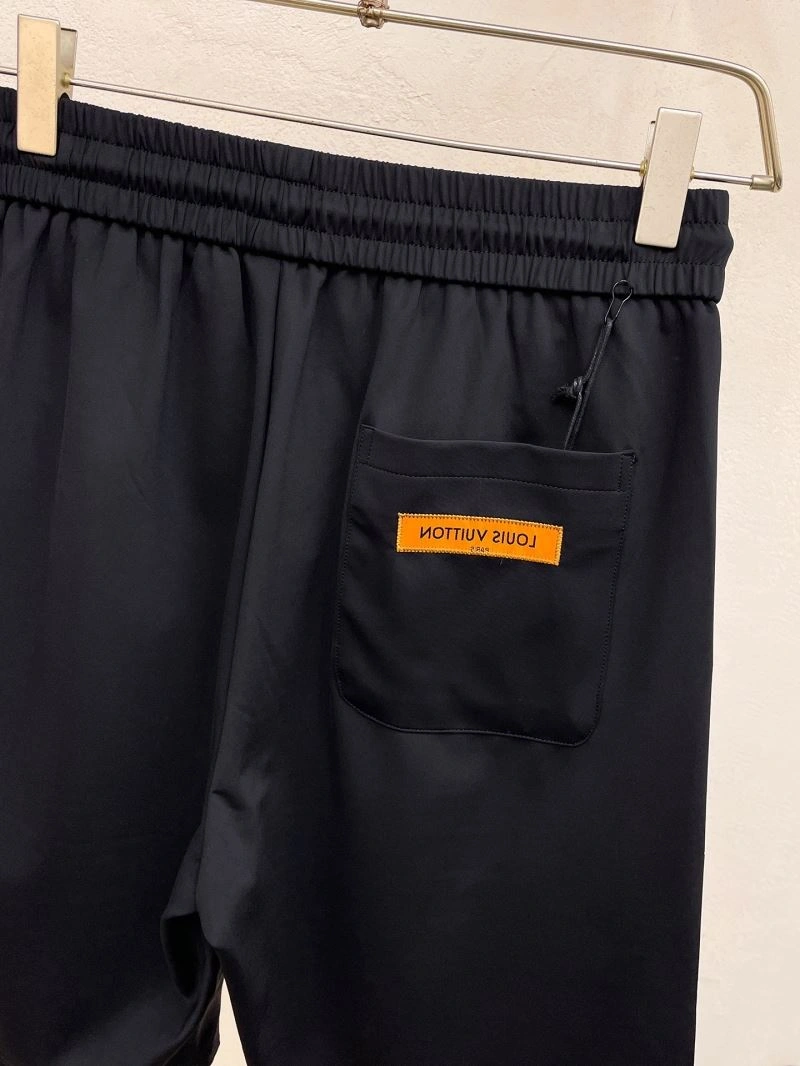 Vibrant Louis Vuitton Short Pants 136365