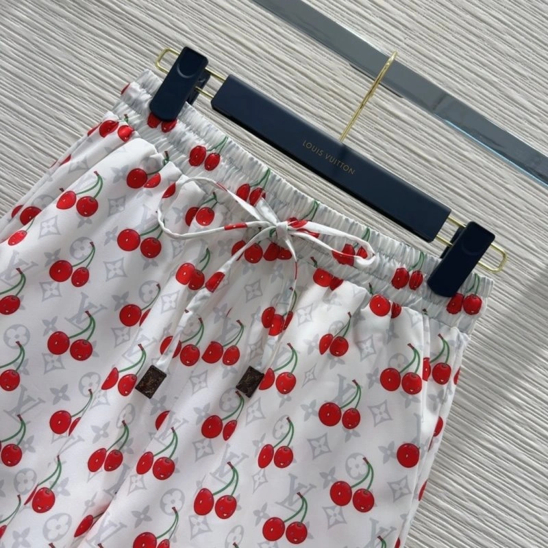 Elegant Louis Vuitton Short Pants 131048