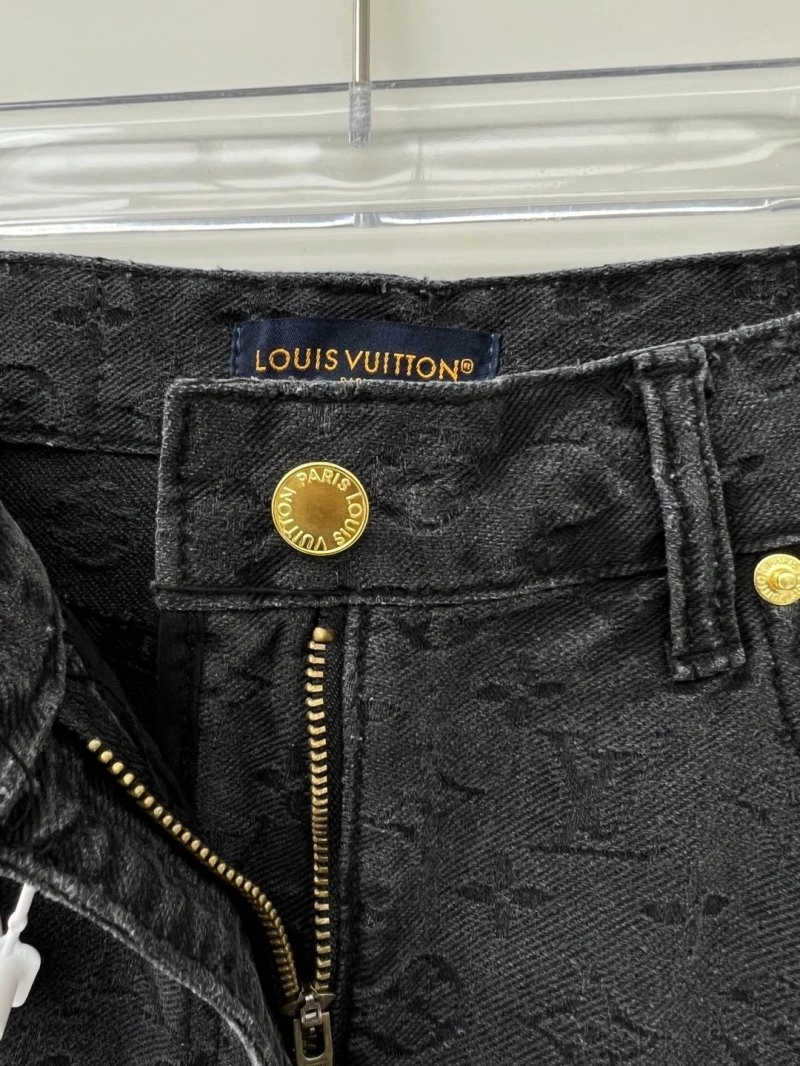 Louis Vuitton Short Pants Sporty 131038