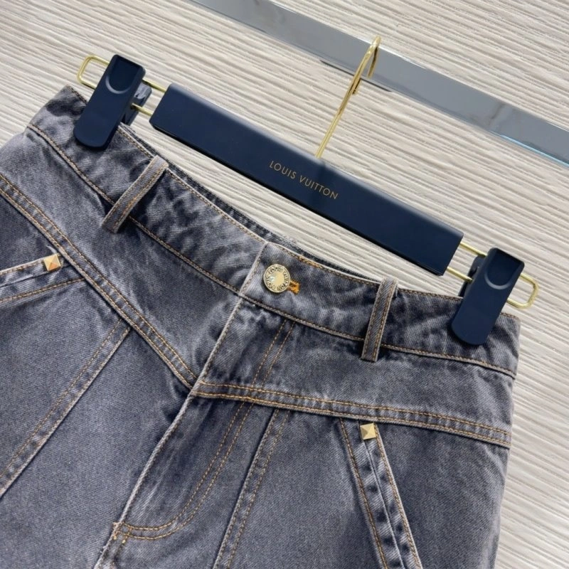 Elegant Louis Vuitton Short Pants 131053