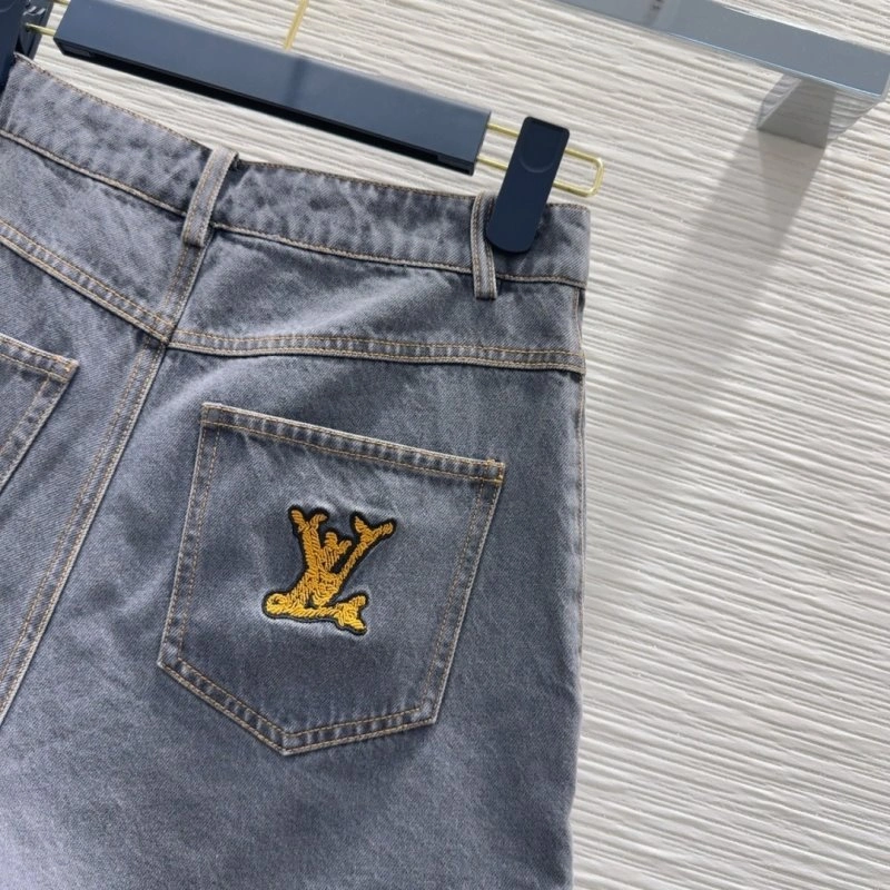 Elegant Louis Vuitton Short Pants 131053
