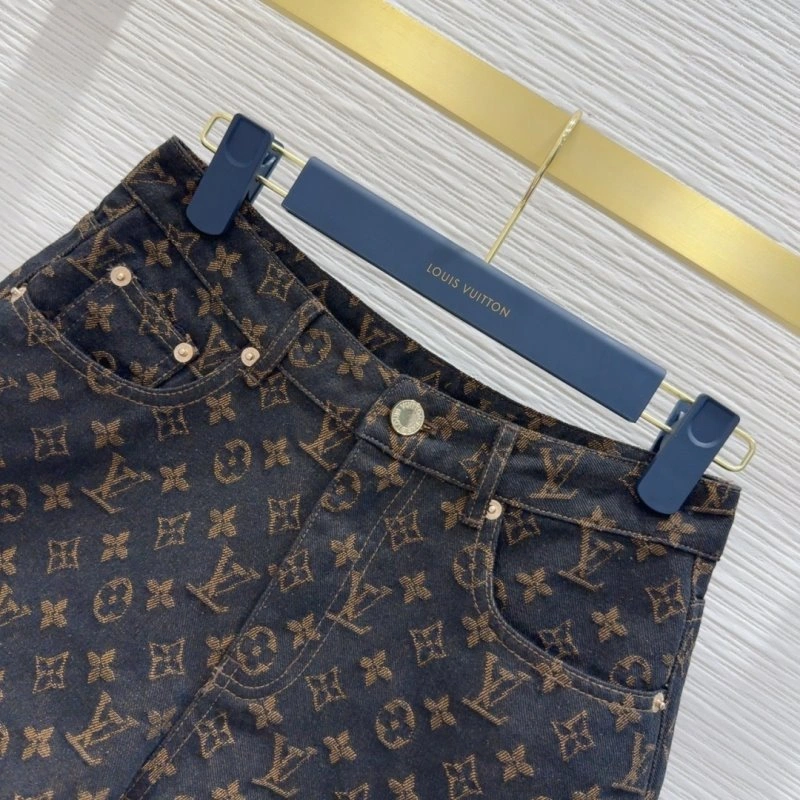 Louis Vuitton Short Pants Flexible 131040