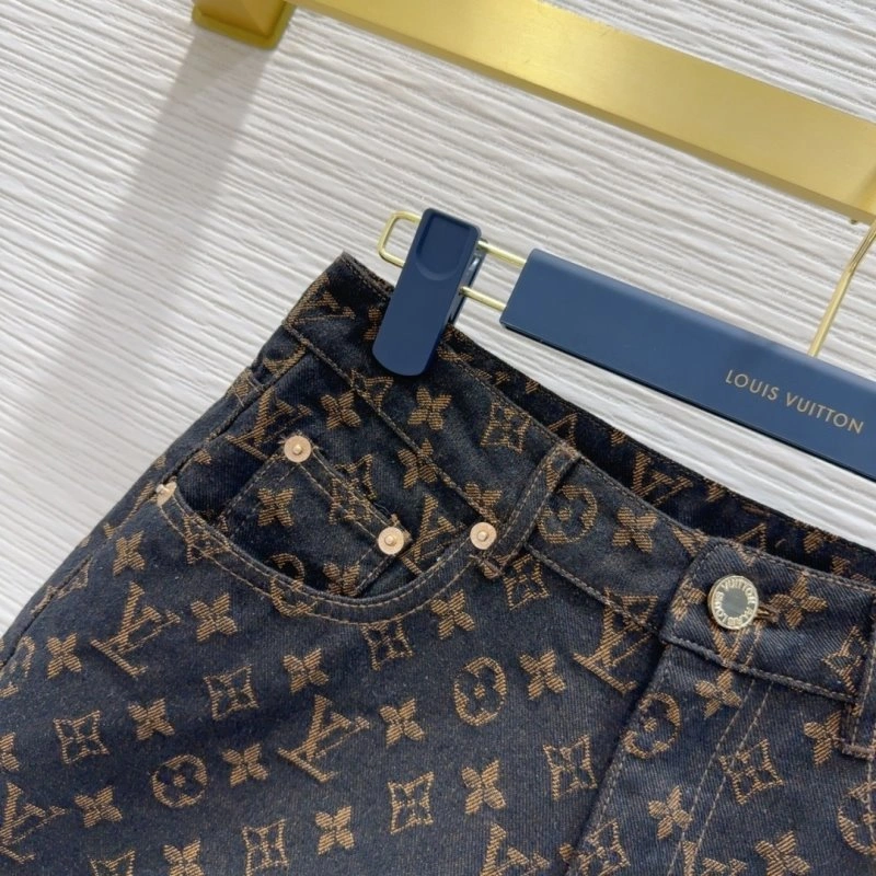 Louis Vuitton Short Pants Flexible 131040