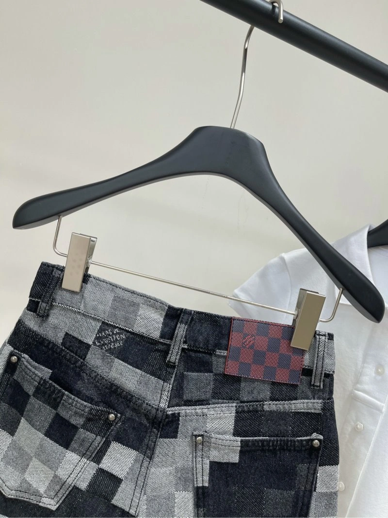 Louis Vuitton Short Pants AllSeason 130668