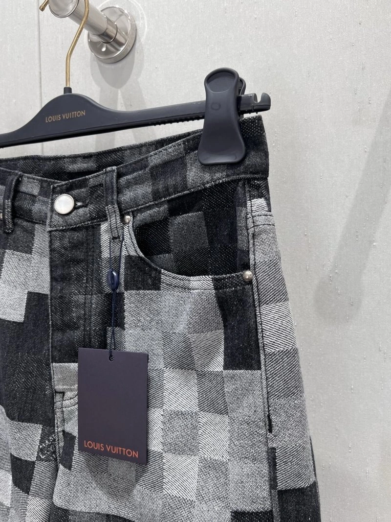 Louis Vuitton Short Pants ZipUp 130663
