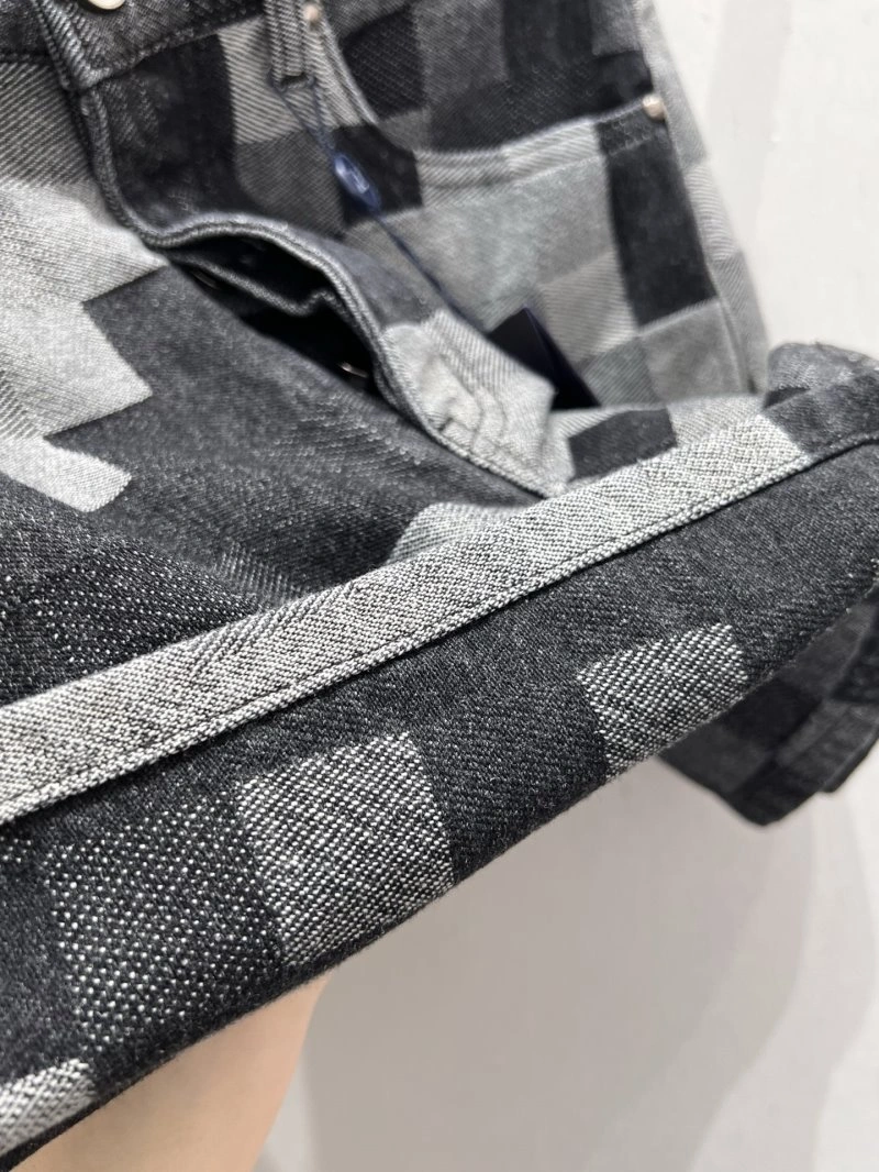 Louis Vuitton Short Pants ZipUp 130663